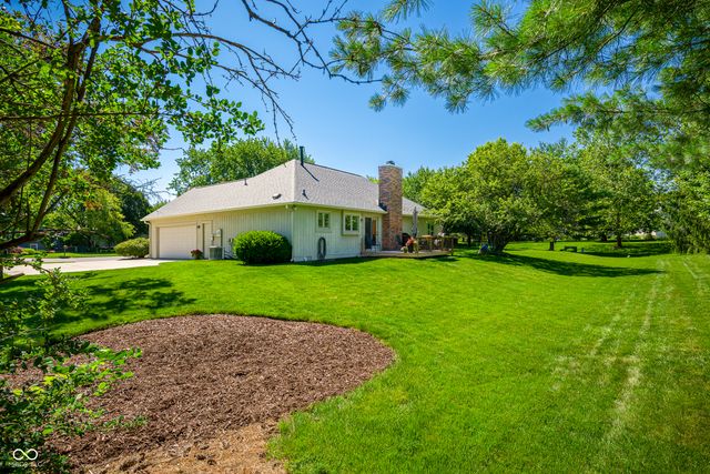 8119 Lake Point Way, Indianapolis, IN 46256