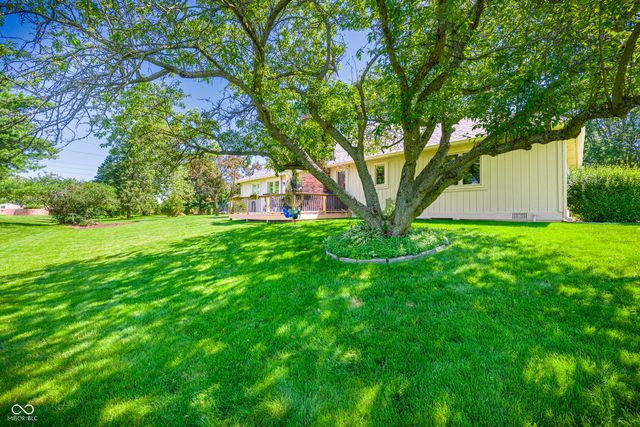 8119 Lake Point Way, Indianapolis, IN 46256