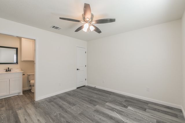 105 Red Oak Street, Alvarado, TX 76009