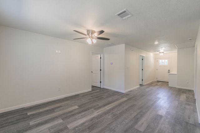 105 Red Oak Street, Alvarado, TX 76009