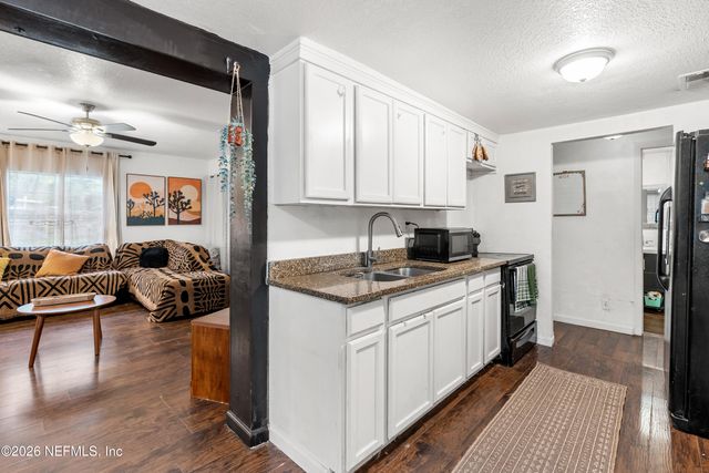 5163 DELPHIN Lane, Jacksonville, FL 32244
