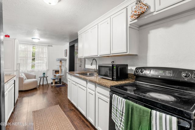 5163 DELPHIN Lane, Jacksonville, FL 32244