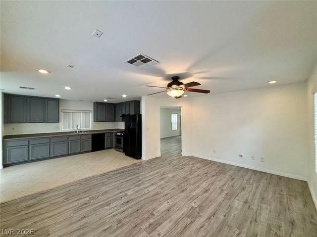 9502 Vast Valley Avenue, Las Vegas, NV 89148