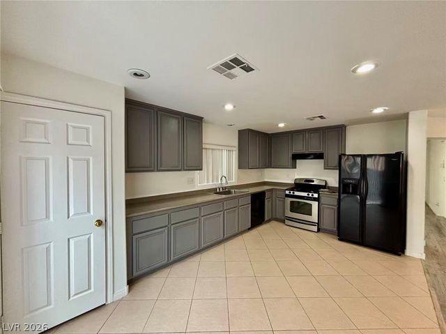 9502 Vast Valley Avenue, Las Vegas, NV 89148