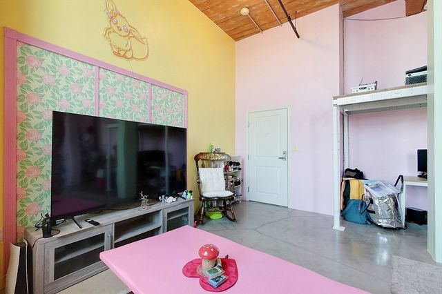 35 Riverwalk Way R222, Lowell, MA 01854