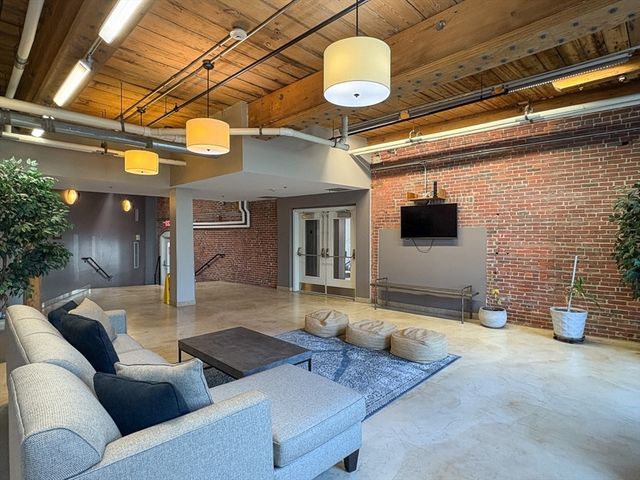 35 Riverwalk Way R222, Lowell, MA 01854