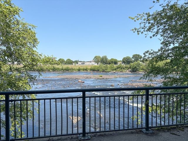 35 Riverwalk Way R222, Lowell, MA 01854