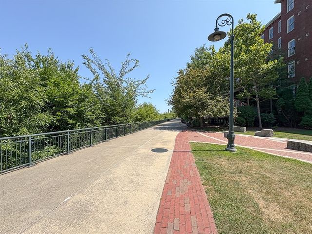 35 Riverwalk Way R222, Lowell, MA 01854
