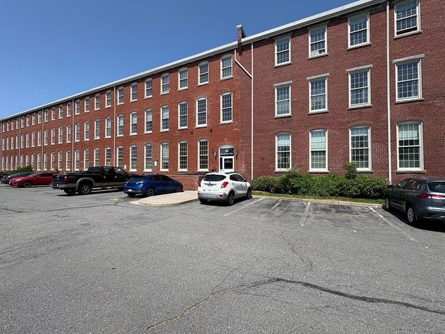 35 Riverwalk Way R222, Lowell, MA 01854