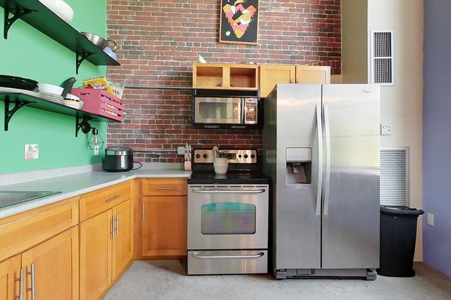 35 Riverwalk Way R222, Lowell, MA 01854