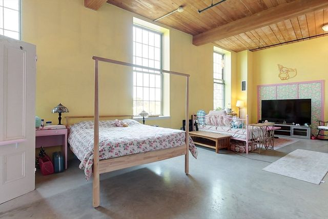 35 Riverwalk Way R222, Lowell, MA 01854