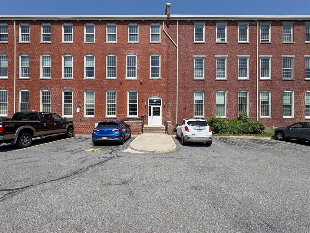 35 Riverwalk Way R222, Lowell, MA 01854