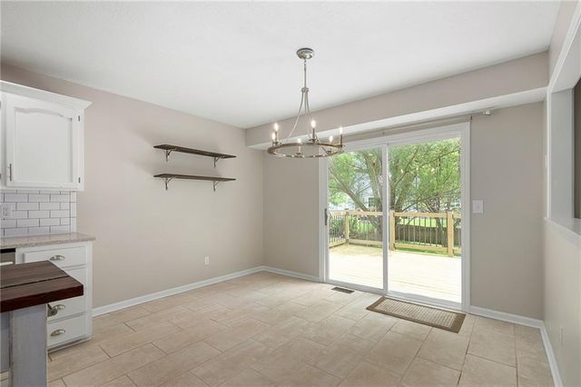 1005 SE 11th Street, Lee's Summit, MO 64081