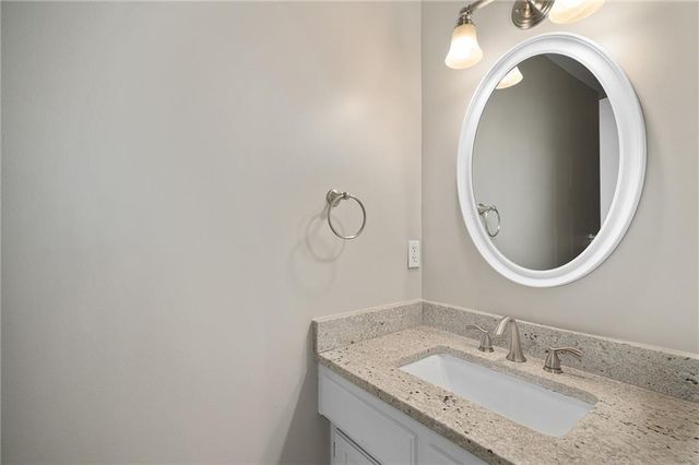 1005 SE 11th Street, Lee's Summit, MO 64081