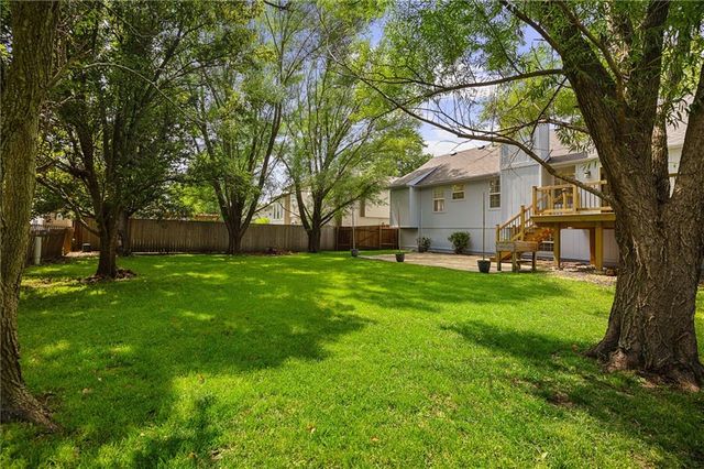 1005 SE 11th Street, Lee's Summit, MO 64081