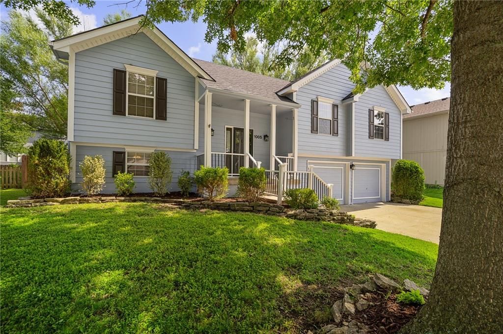 1005 SE 11th Street, Lee's Summit, MO 64081