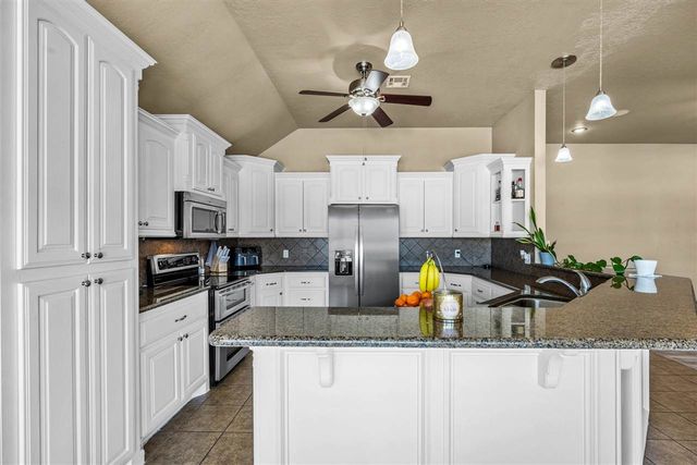 291 NE Coyote Dr, Fletcher, OK 73541