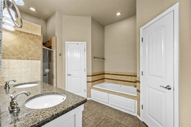 291 NE Coyote Dr, Fletcher, OK 73541