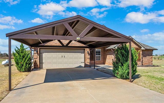 291 NE Coyote Dr, Fletcher, OK 73541