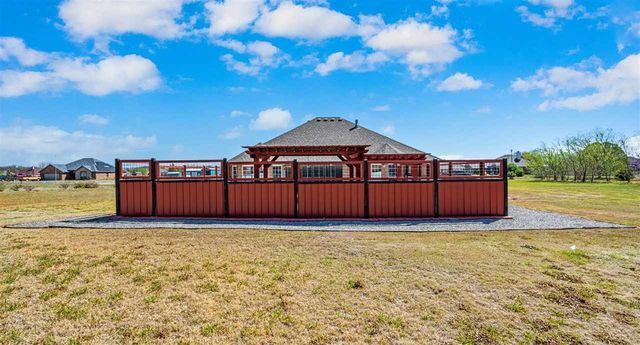 291 NE Coyote Dr, Fletcher, OK 73541