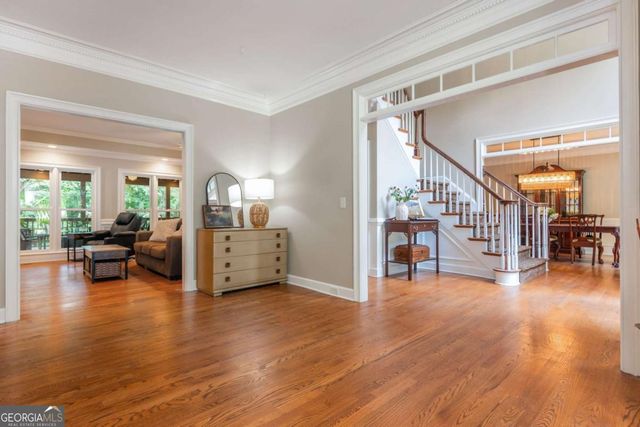 2865 Stoneglen Close, Roswell, GA 30076