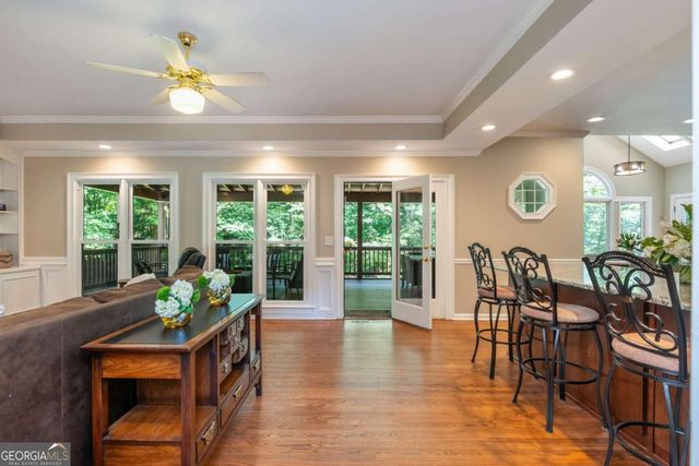 2865 Stoneglen Close, Roswell, GA 30076