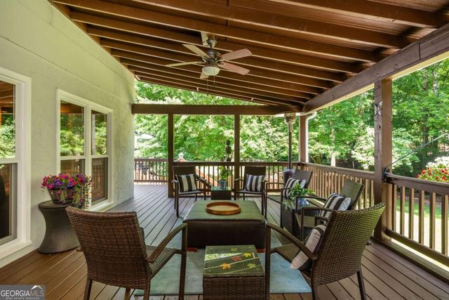 2865 Stoneglen Close, Roswell, GA 30076
