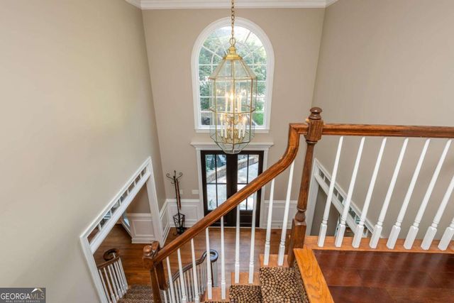 2865 Stoneglen Close, Roswell, GA 30076