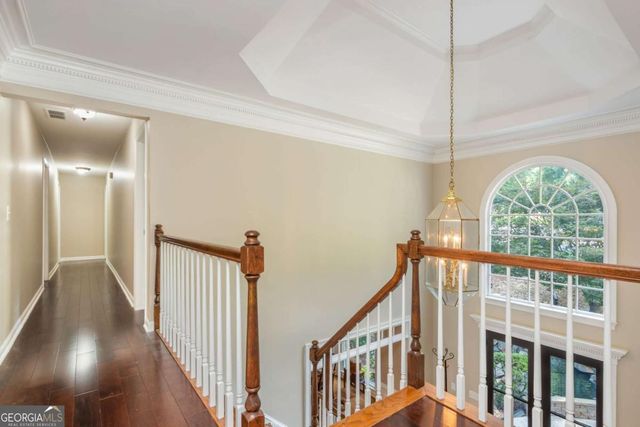 2865 Stoneglen Close, Roswell, GA 30076