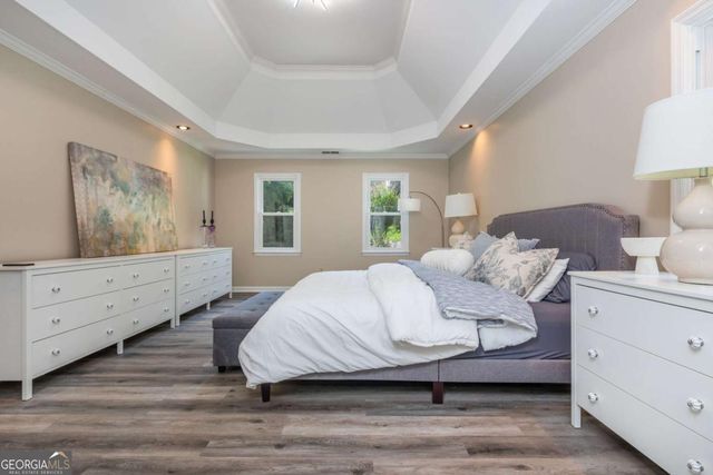 2865 Stoneglen Close, Roswell, GA 30076