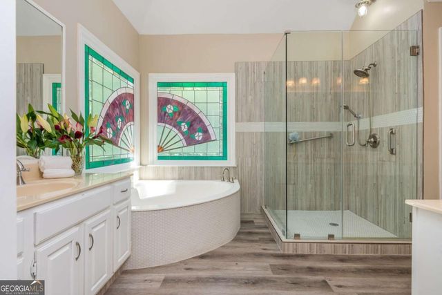 2865 Stoneglen Close, Roswell, GA 30076