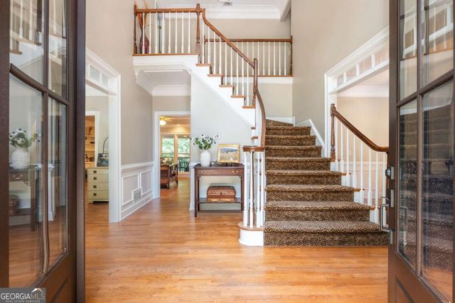 2865 Stoneglen Close, Roswell, GA 30076