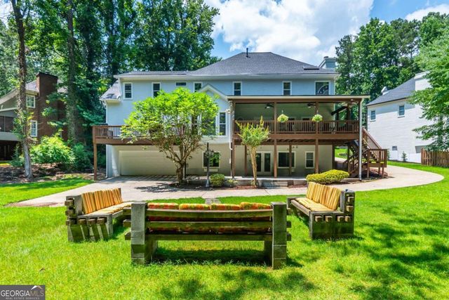 2865 Stoneglen Close, Roswell, GA 30076