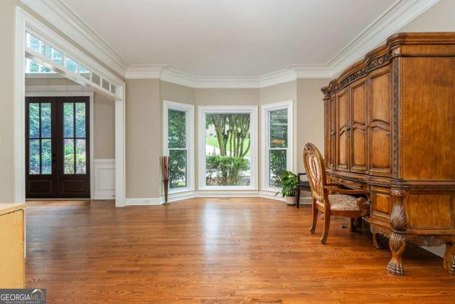 2865 Stoneglen Close, Roswell, GA 30076
