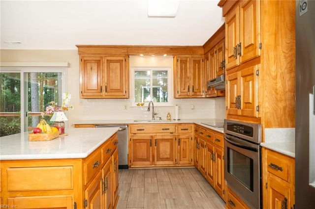 1844 Timberwood LN, Virginia Beach, VA 23454