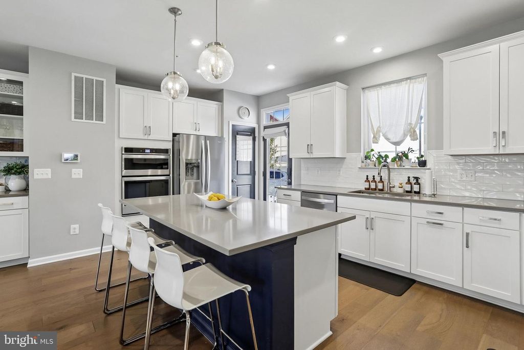 Image 13 of property listing at 1109 SAXTON DR, Frederick, MD 21702