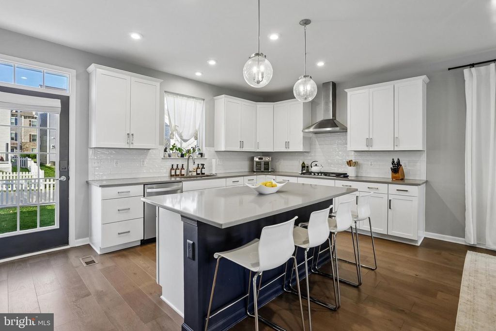 Image 14 of property listing at 1109 SAXTON DR, Frederick, MD 21702