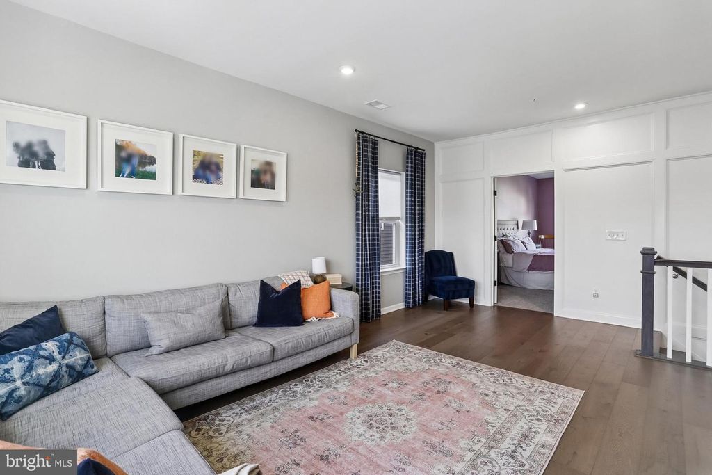 Image 16 of property listing at 1109 SAXTON DR, Frederick, MD 21702