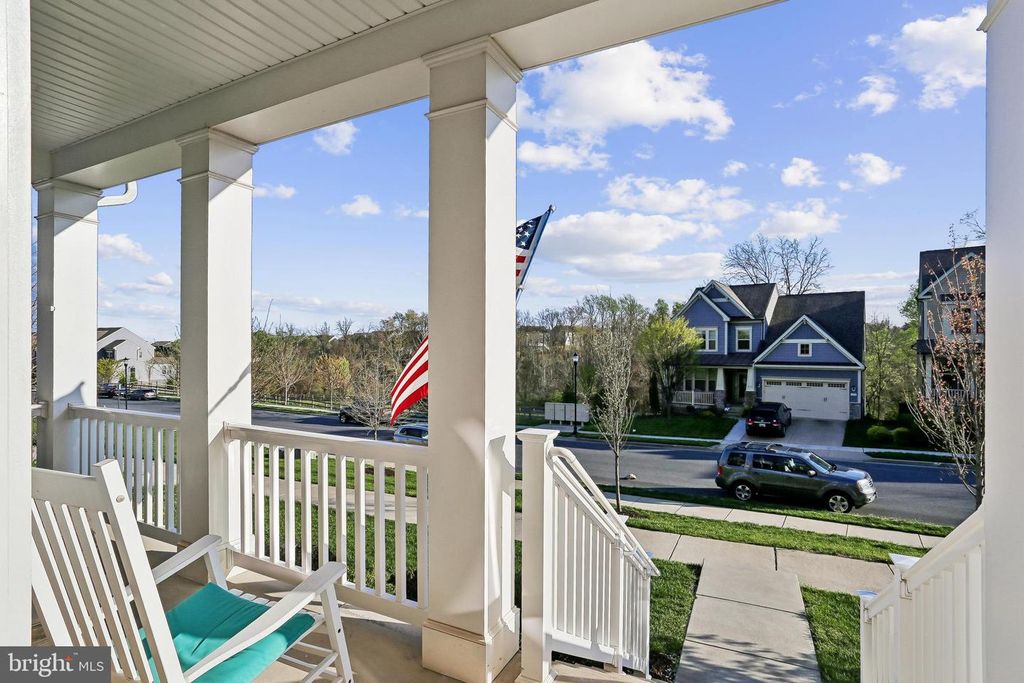 Image 2 of property listing at 1109 SAXTON DR, Frederick, MD 21702