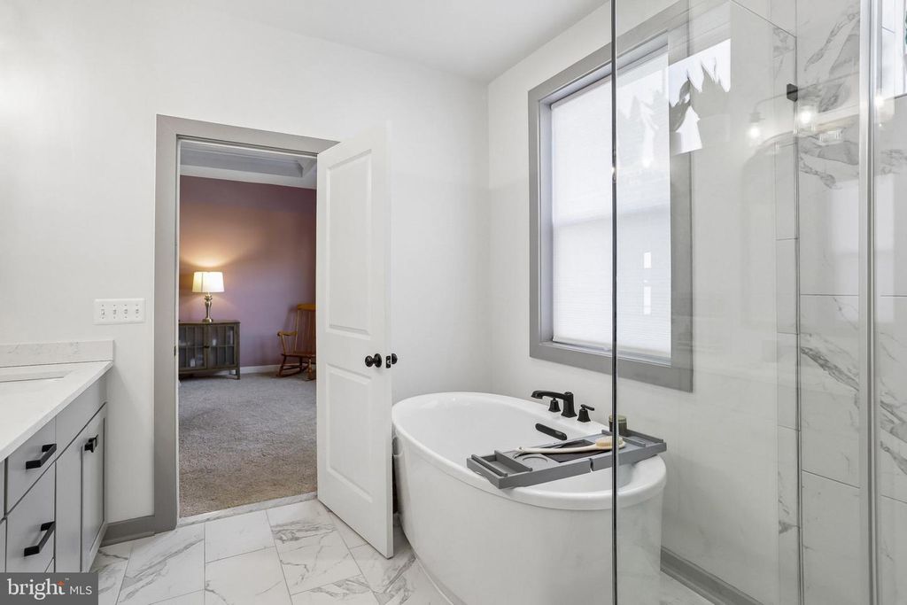 Image 23 of property listing at 1109 SAXTON DR, Frederick, MD 21702