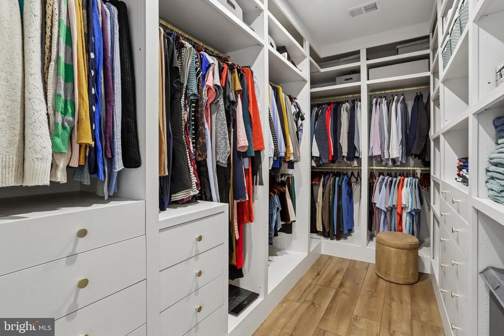 Image 24 of property listing at 1109 SAXTON DR, Frederick, MD 21702