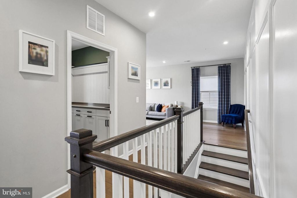 Image 25 of property listing at 1109 SAXTON DR, Frederick, MD 21702