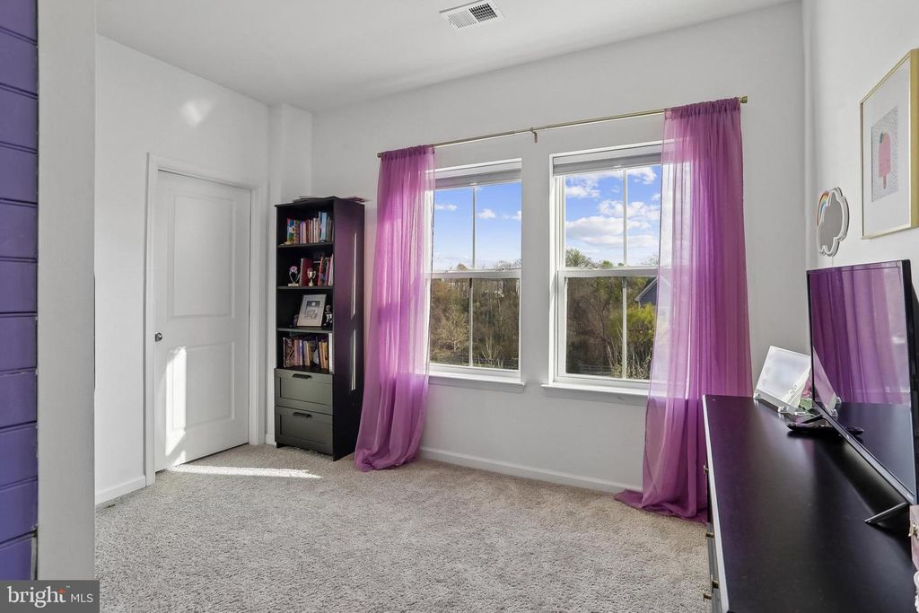 Image 28 of property listing at 1109 SAXTON DR, Frederick, MD 21702