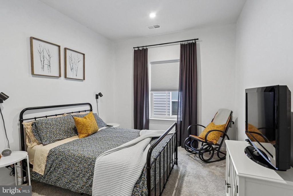 Image 32 of property listing at 1109 SAXTON DR, Frederick, MD 21702