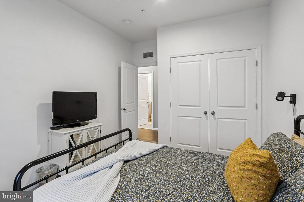 Image 33 of property listing at 1109 SAXTON DR, Frederick, MD 21702