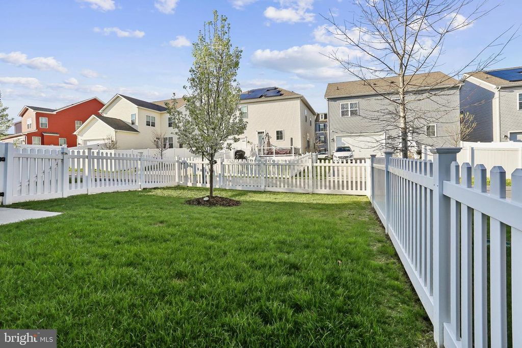 Image 42 of property listing at 1109 SAXTON DR, Frederick, MD 21702