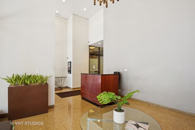 3150 N Sheridan Road 5A, Chicago, IL 60657