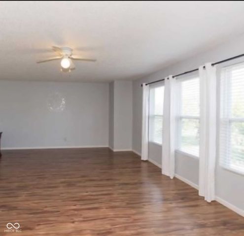 1220 N Aberdeen Drive, Franklin, IN 46131