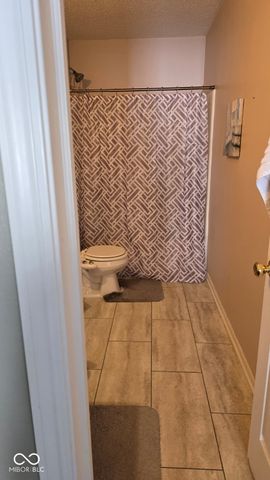 1220 N Aberdeen Drive, Franklin, IN 46131