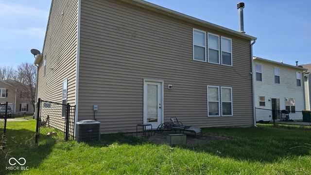 1220 N Aberdeen Drive, Franklin, IN 46131